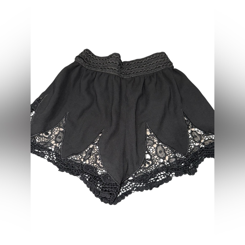Alt. B Ladies crochet black shorts - Picture 4 of 5